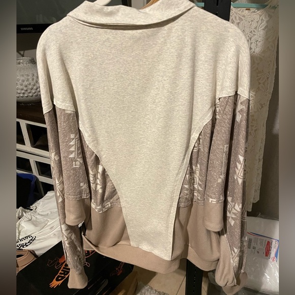 MISS ME | Quarter Zip Pullover - Picture 5 of 6